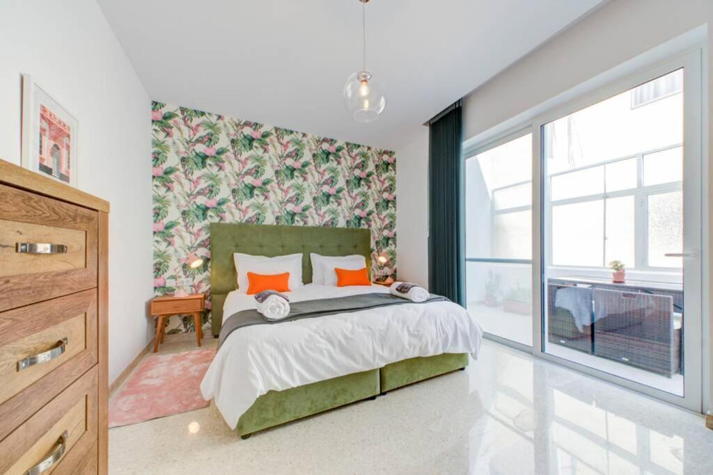 Colorful & Spacious Home With Yard - Close To Xemxija Bay St. Paul's Bay Exterior foto