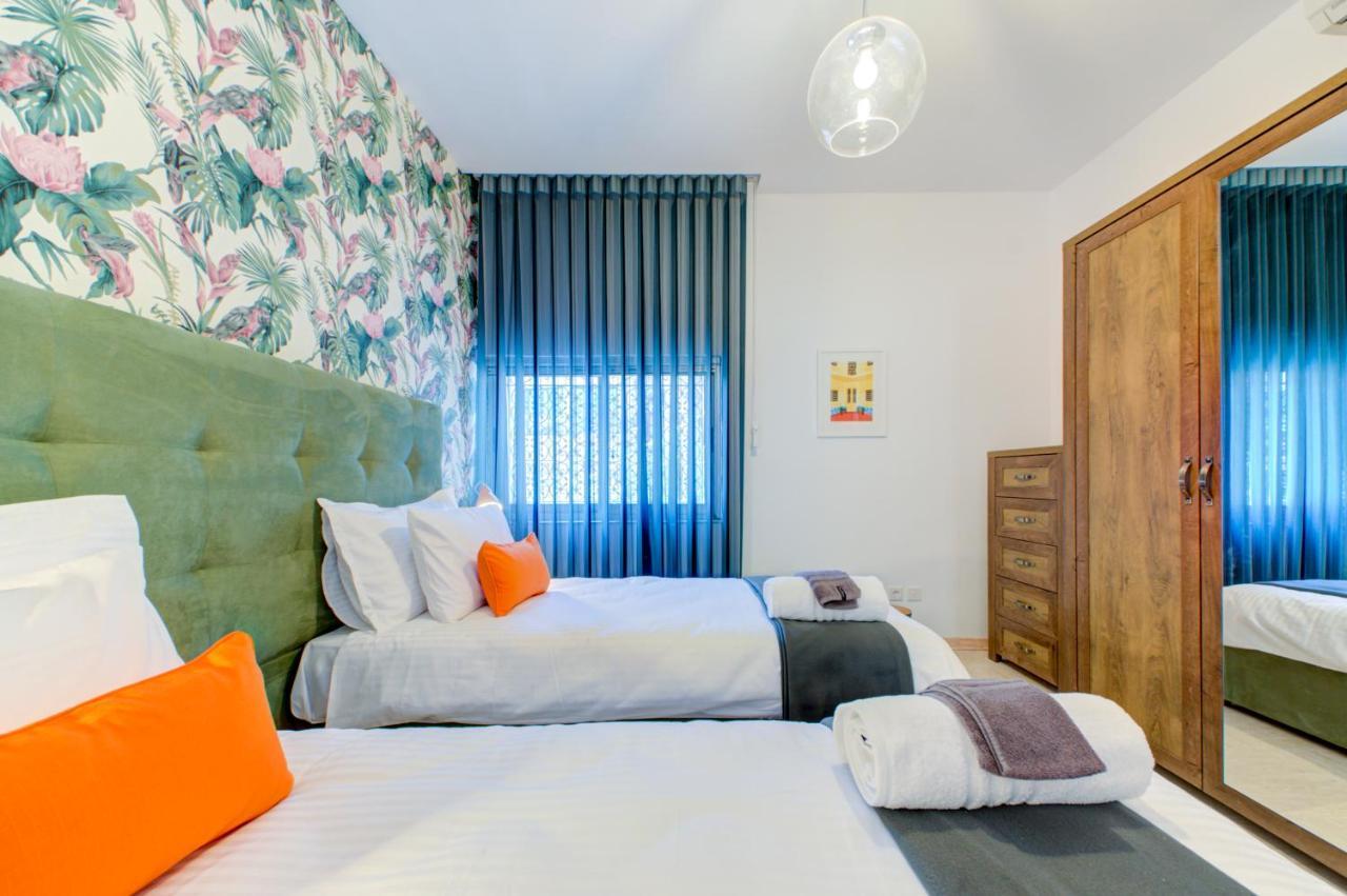 Colorful & Spacious Home With Yard - Close To Xemxija Bay St. Paul's Bay Exterior foto