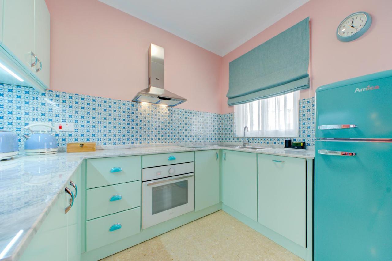 Colorful & Spacious Home With Yard - Close To Xemxija Bay St. Paul's Bay Exterior foto